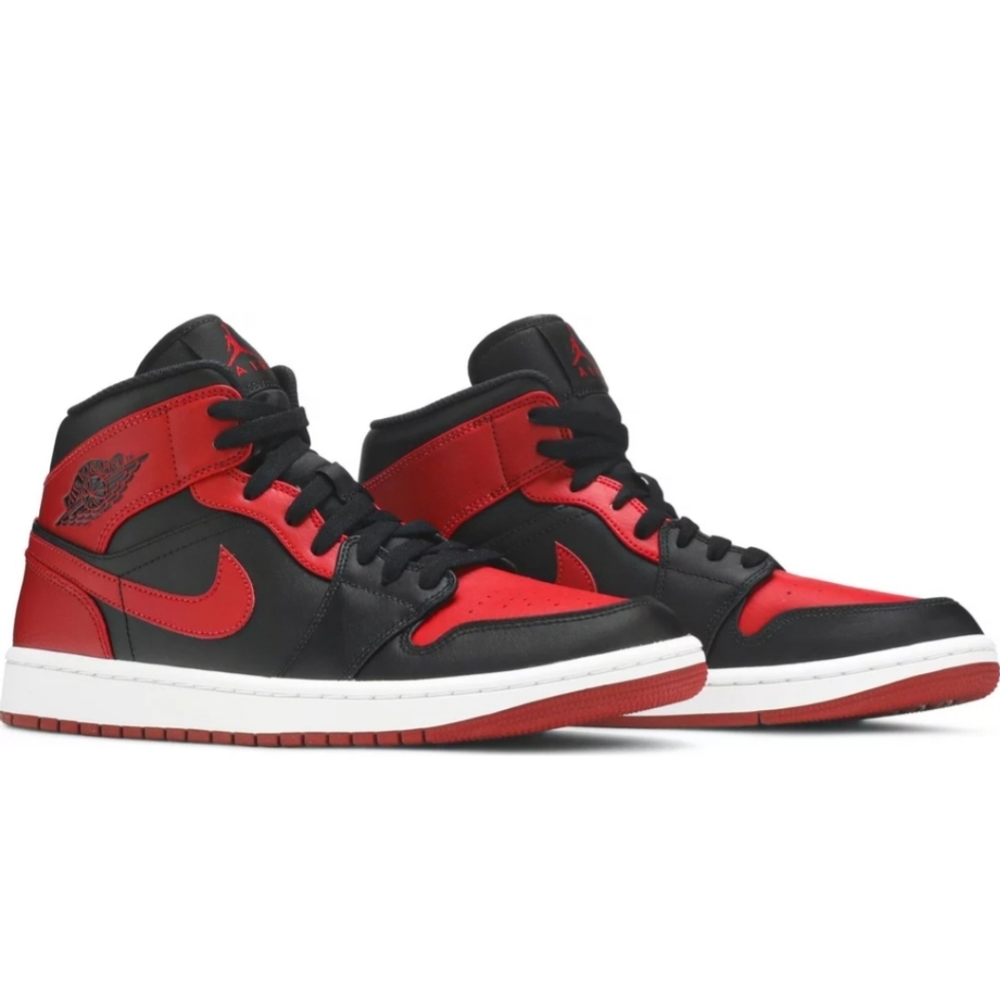 Air Jordan 1 Mid Banned